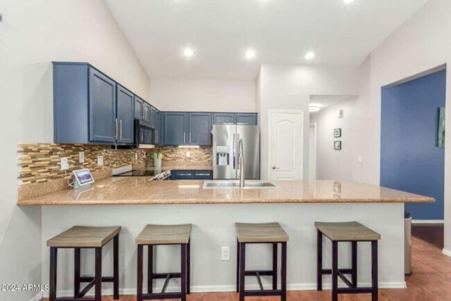 Building Photo - 5 Bedroom Single Family Home in Surprise