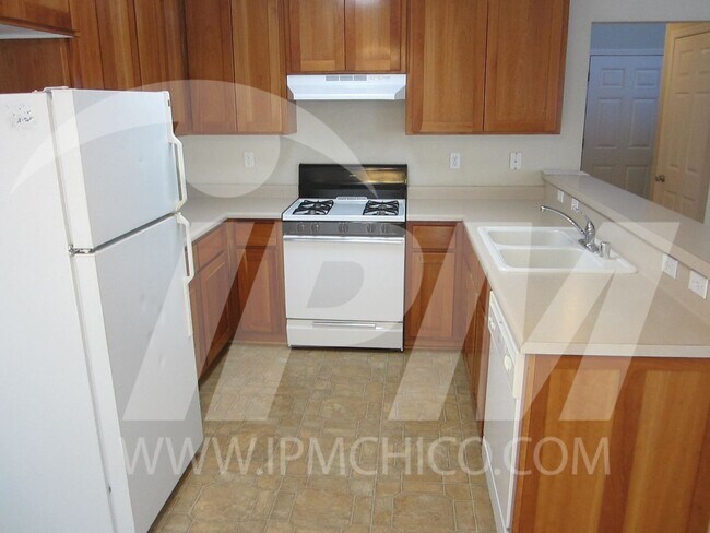Building Photo - 32 Baltar Loop