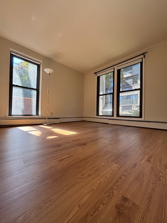 Photo - 10 Juniper St (Brookline, MA)