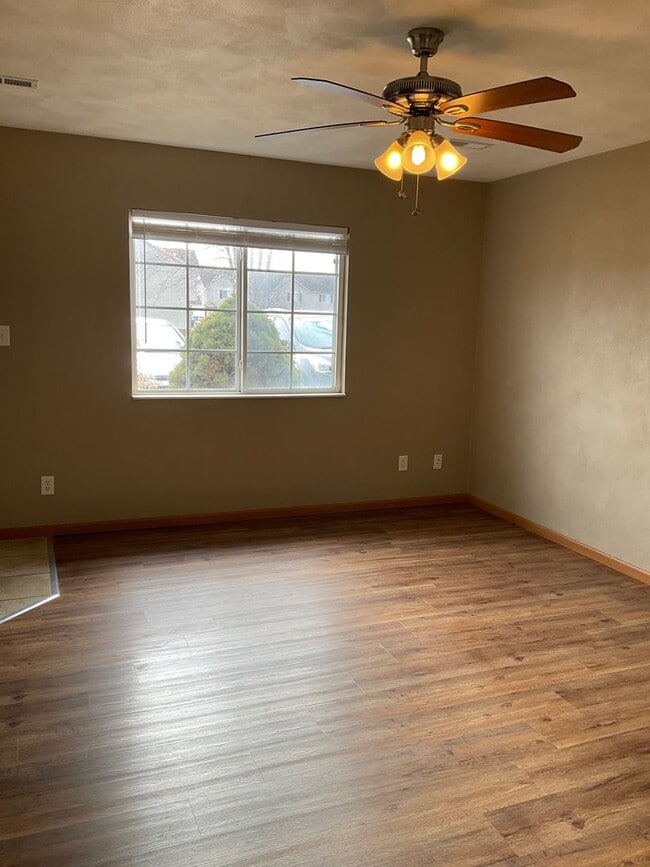 Building Photo - 139 Northtowne St