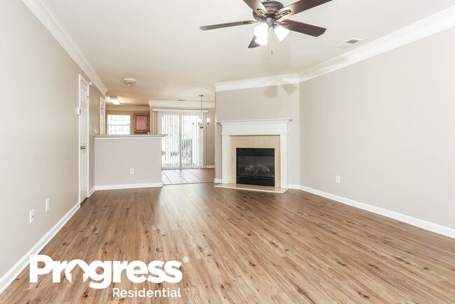 Building Photo - 745 Crestwell Cir SW