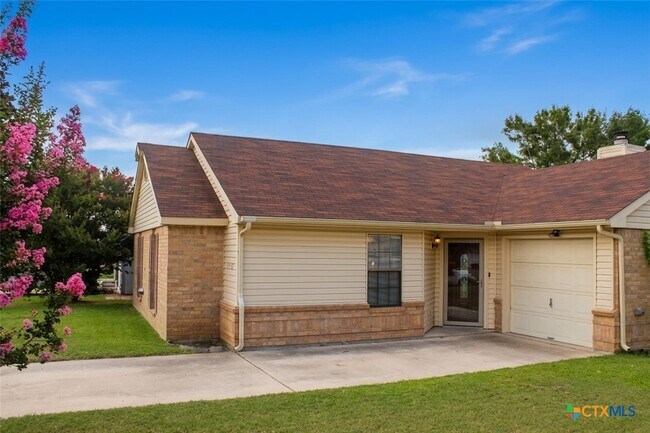 Foto del edificio - 2404 Fieldstone Dr