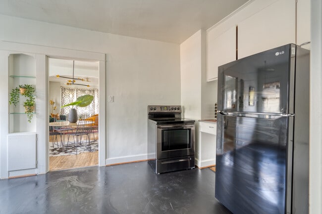 Foto del edificio - 2215 SE Powell Blvd