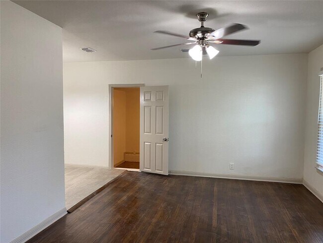 Building Photo - 3512 Bonnie Dr