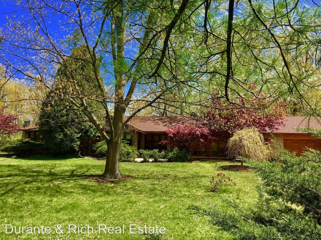 Primary Photo - 2630 Birchwood Ln