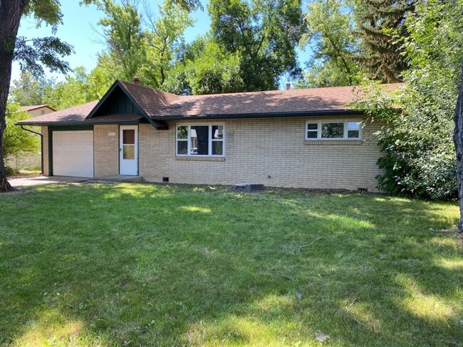 Foto del edificio - 3 Bed 1 Bath w/ 1 car garage West-Side Fort Collins Ranch