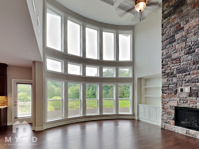 Foto del edificio - 3930 Starwood Dr