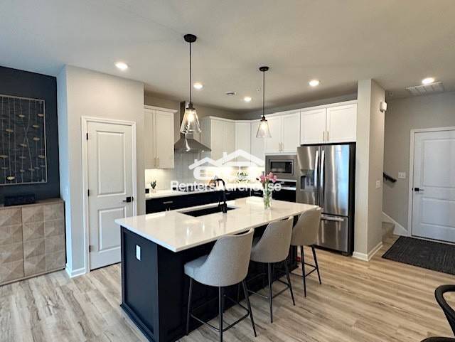 Foto del edificio - 633 E Blossom Cir