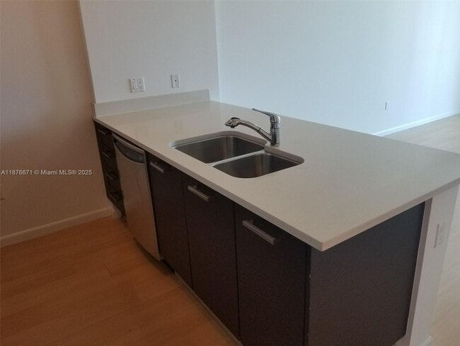 Foto del edificio - 333 NE 24th St
