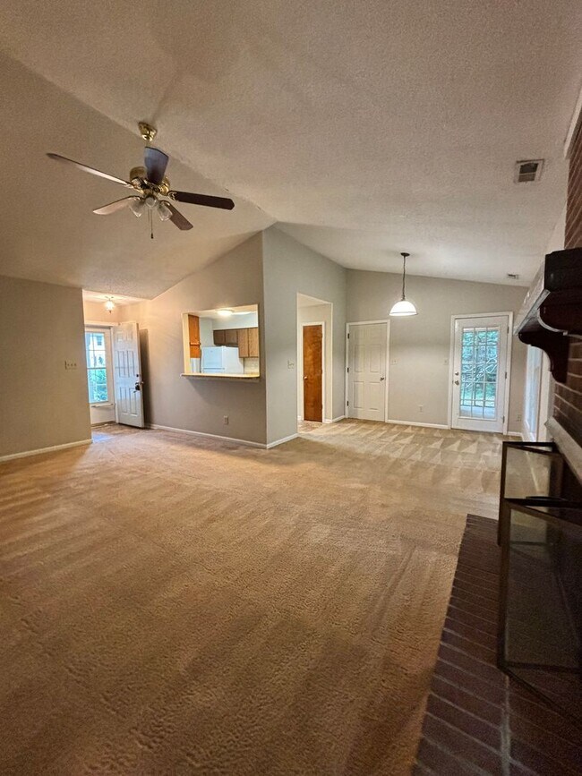 Foto del edificio - 255 Bayberry Ct