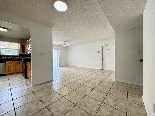 Foto del edificio - 11232 SW 12th St