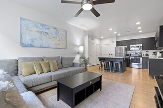 Building Photo - 489 E 400 S