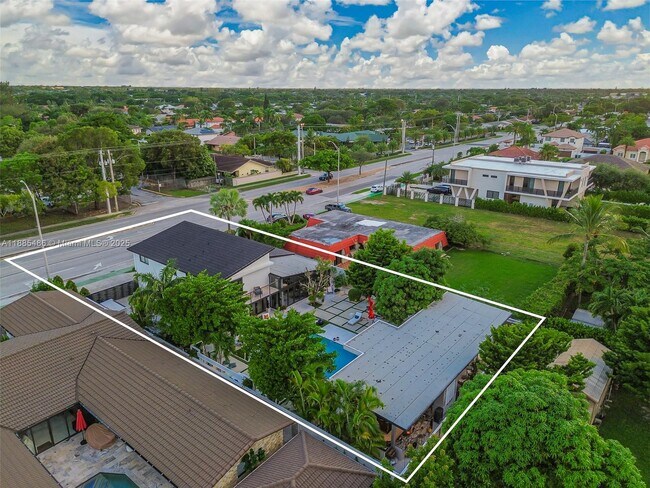 Foto del edificio - 8761 SW 56th St