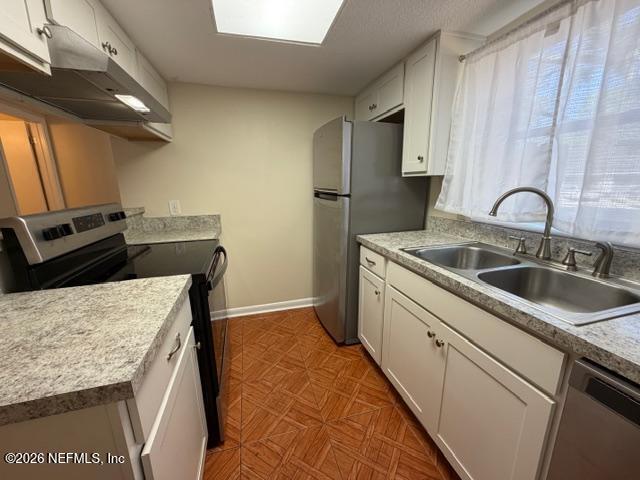 Foto del edificio - 5627 Pinebay Cir S