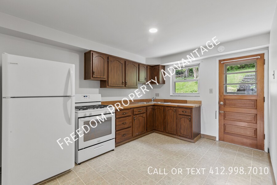 Primary Photo - 120 E Garden Rd