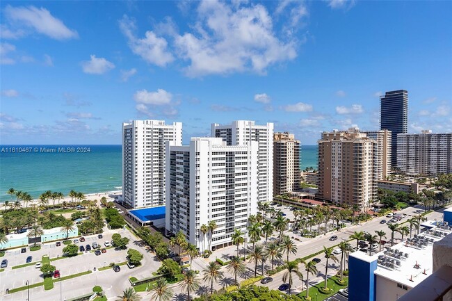 Building Photo - 1865 S Ocean Dr