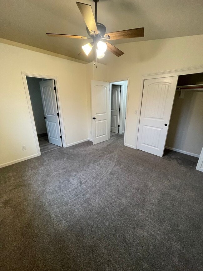 Building Photo - ** MOVE IN SPECIAL** 4 Bedroom House in Jefferson!