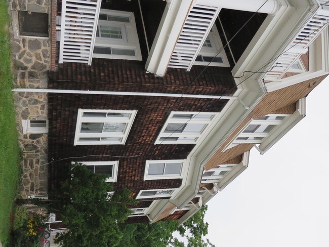 Building Photo - 2900 Ailsa Ave