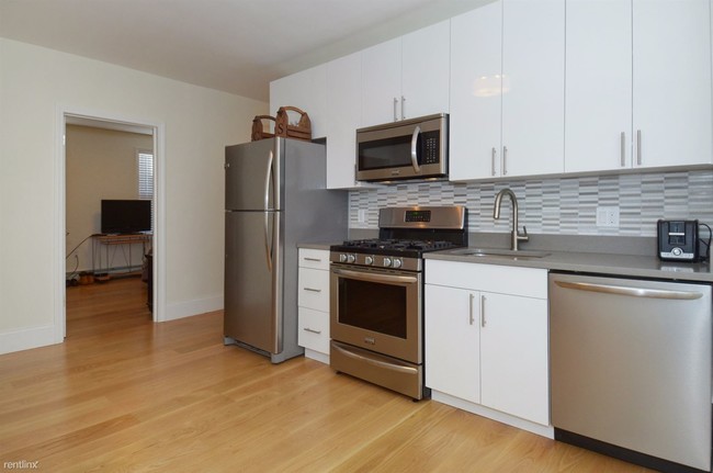 Building Photo - 3 br, 2 bath  - 319 Columbia St