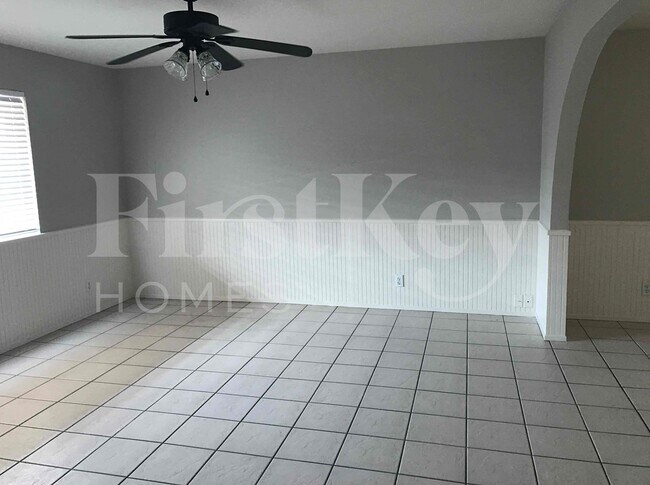 Building Photo - 9409 N 36th Dr