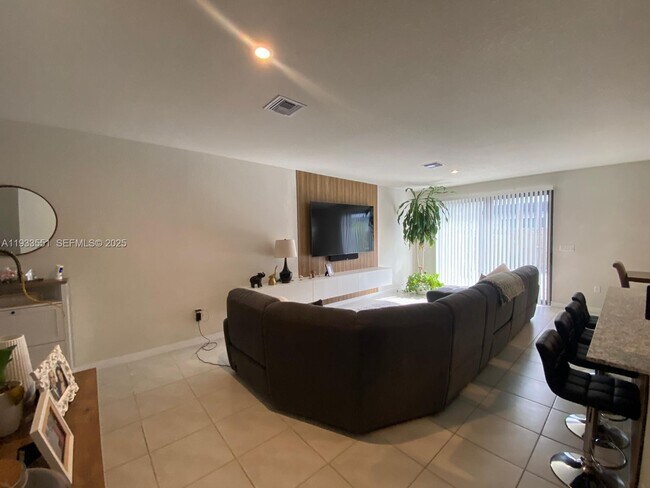 Foto del edificio - 10820 SW 232nd Terrace