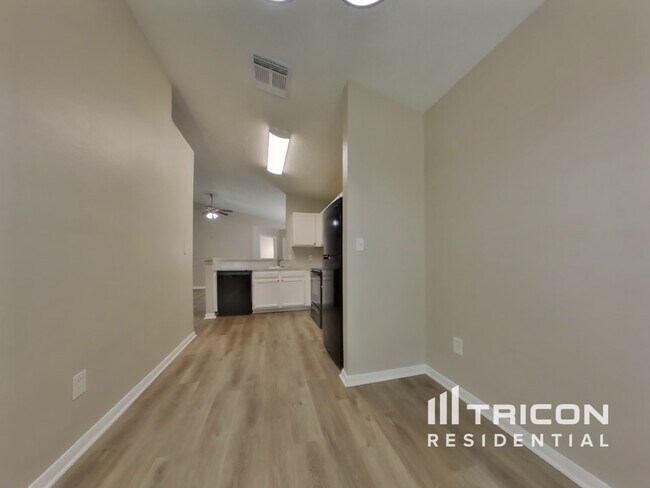 Building Photo - 3254 Kelling St