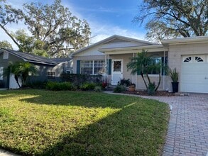 Building Photo - 612 Stetson St