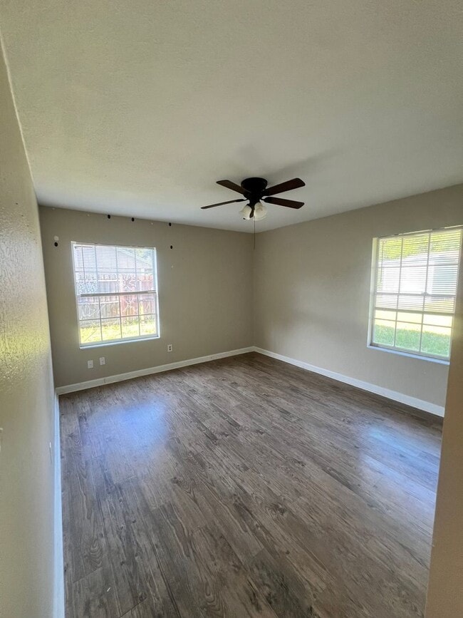 Building Photo - Lovely 3 Bedroom / 1 Bath  Rental Home In Orange City Now Available