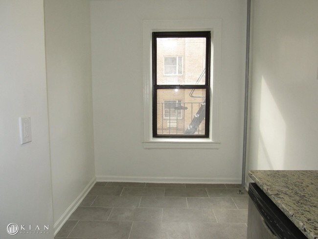 Foto del edificio - 13270 Sanford Ave