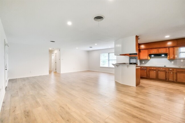 Foto del edificio - 3605 Longherridge Dr