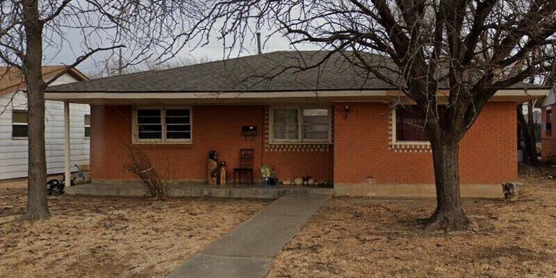 Primary Photo - 304 N Forest