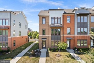 Building Photo - 1608 Rocky Shale Terrace SE