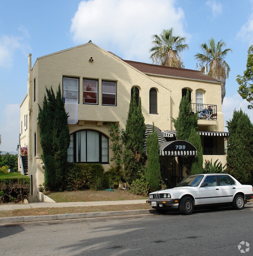 Primary Photo - 739 N Occidental Blvd