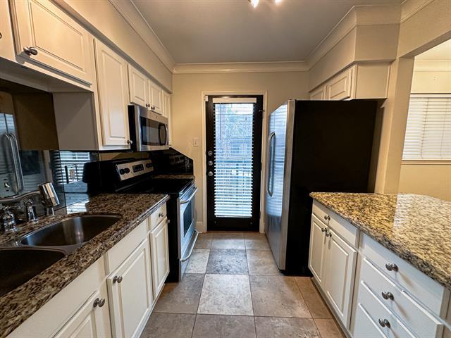 Foto del edificio - 7730 Meadow Park Dr