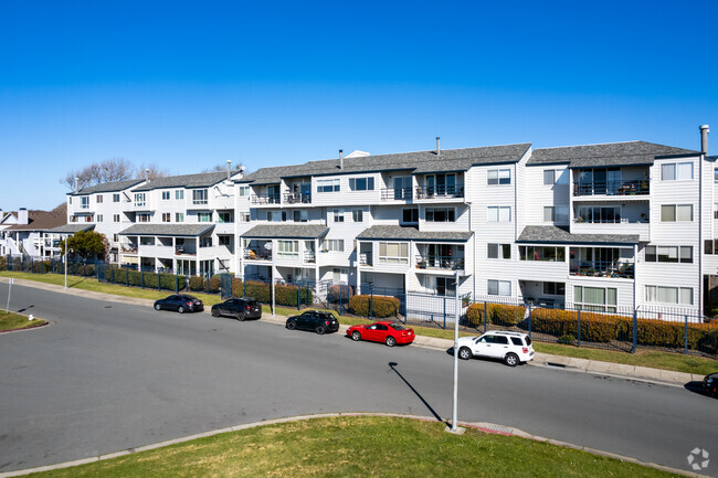 Building Photo - Marina Bay Northshore