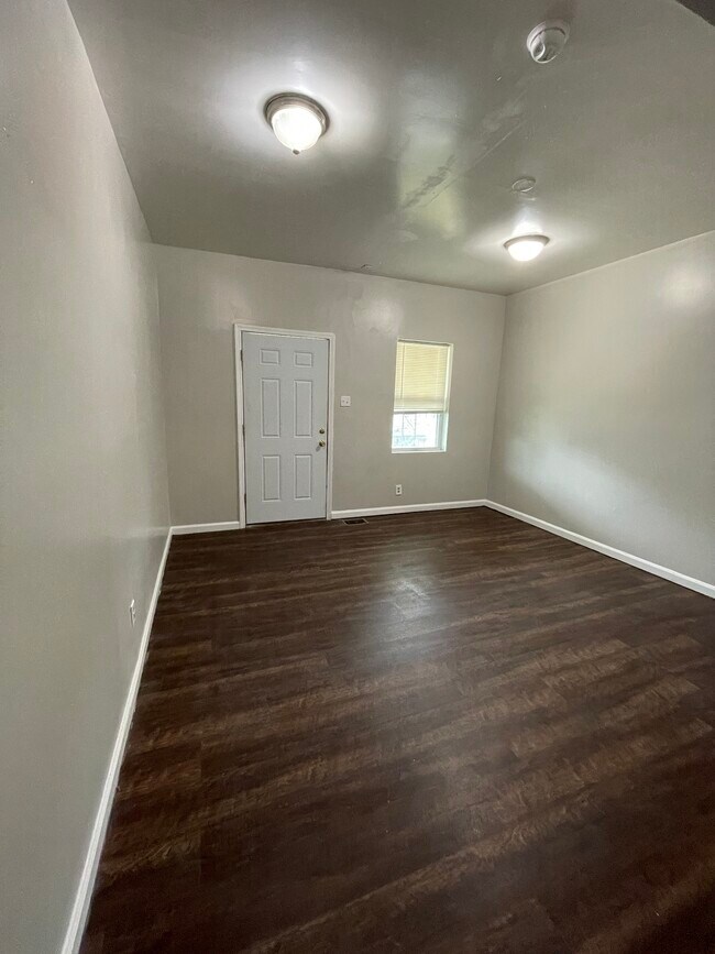 Foto del edificio - 1129 N Rural St