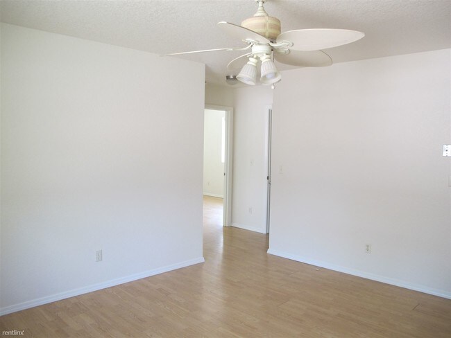 Building Photo - 2 br, 1 bath Duplex - 1504 N Alabama St