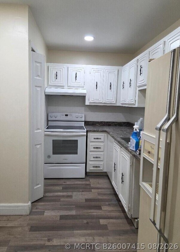 Foto del edificio - 220 NW 43rd Ct