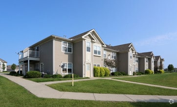 Building Photo - Cobblestone Court Aparments