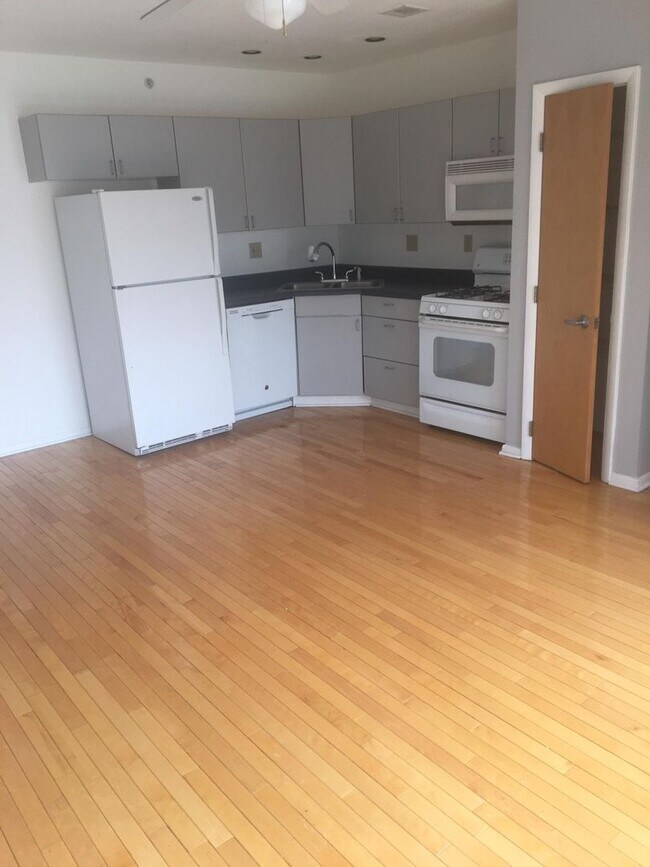 Foto del edificio - 104 S 24th St