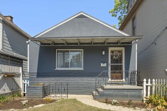 Building Photo - 422 E Whittier St