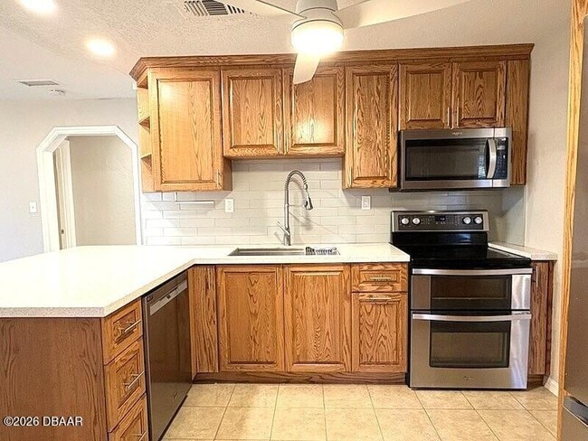 Building Photo - 2353 Florida Blvd