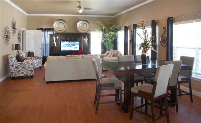 Foto del edificio - 10710 RichSmith Ln