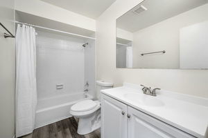 Foto del edificio - 369 Greenbay Ave