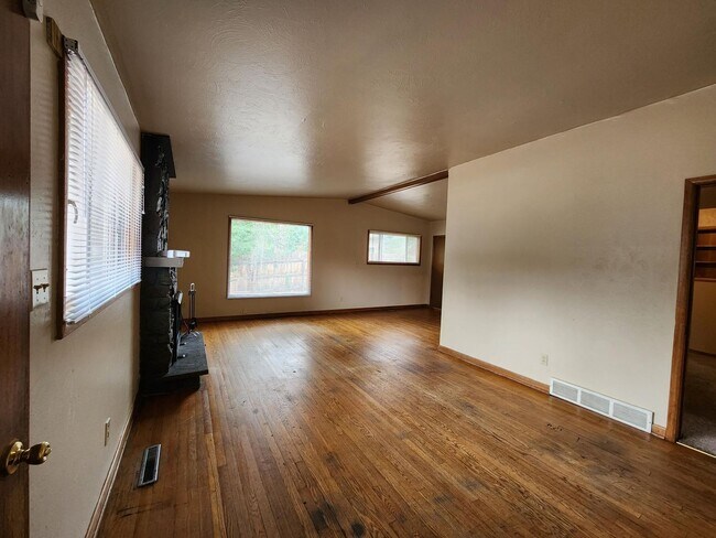 Foto del edificio - 4 Bedroom Home