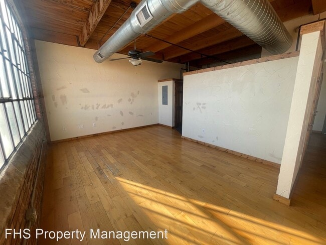 Building Photo - 1 br, 1 bath House - 601 N National #306