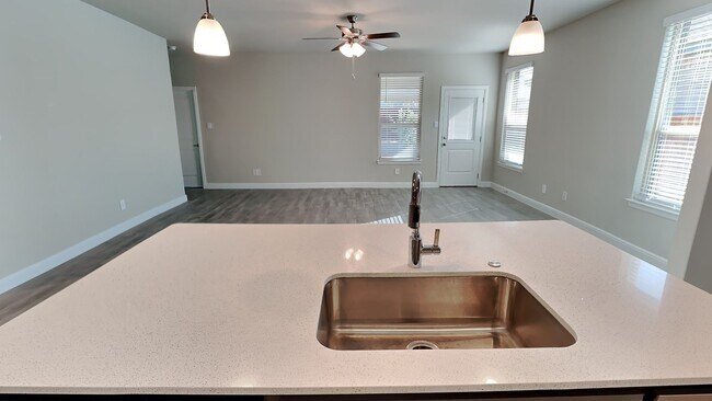 Foto del edificio - Stylish Newer Construction in a Premier Master-Planned Community