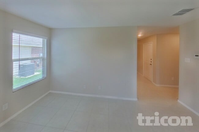 Building Photo - 6340 Bristolwood Dr