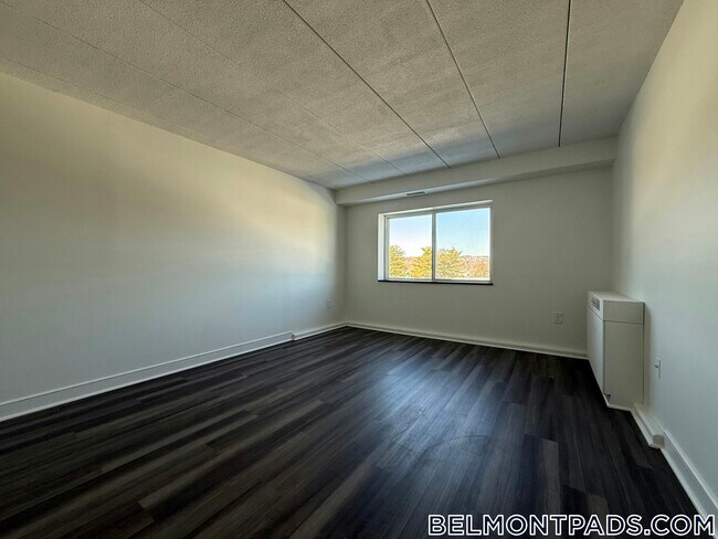 Foto del edificio - 49 Hill Rd