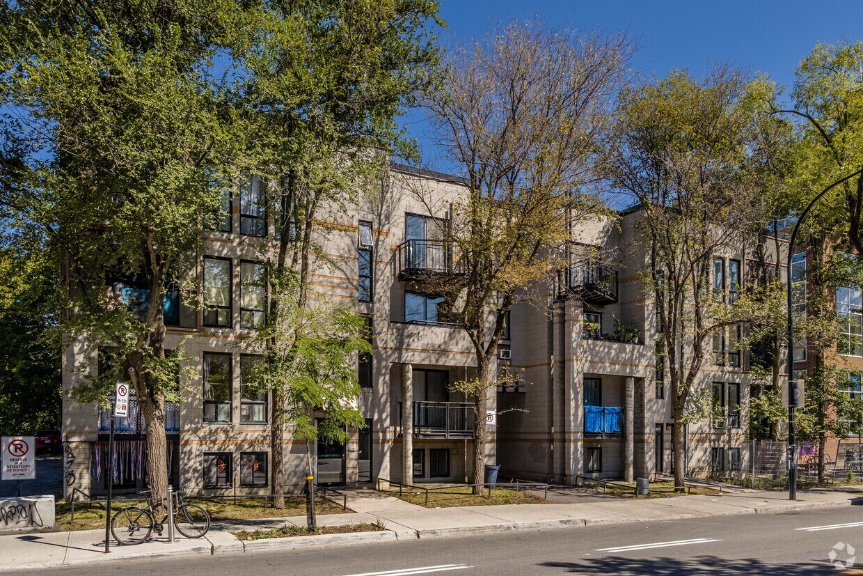 42854295 Papineau, Montréal, QC H2H 1T3 Apartments 42854295